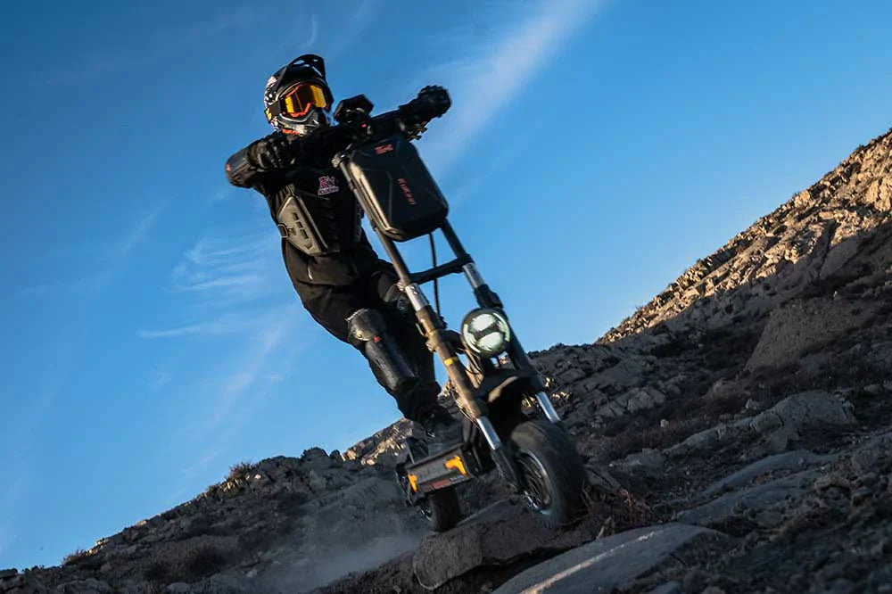 Smart Ride: KuKirin's LCD Dashboards Explained