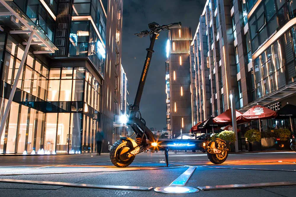 Conquering the Concrete Jungle: Why the KuKirin G2 Master is a Dual-Motor Beast